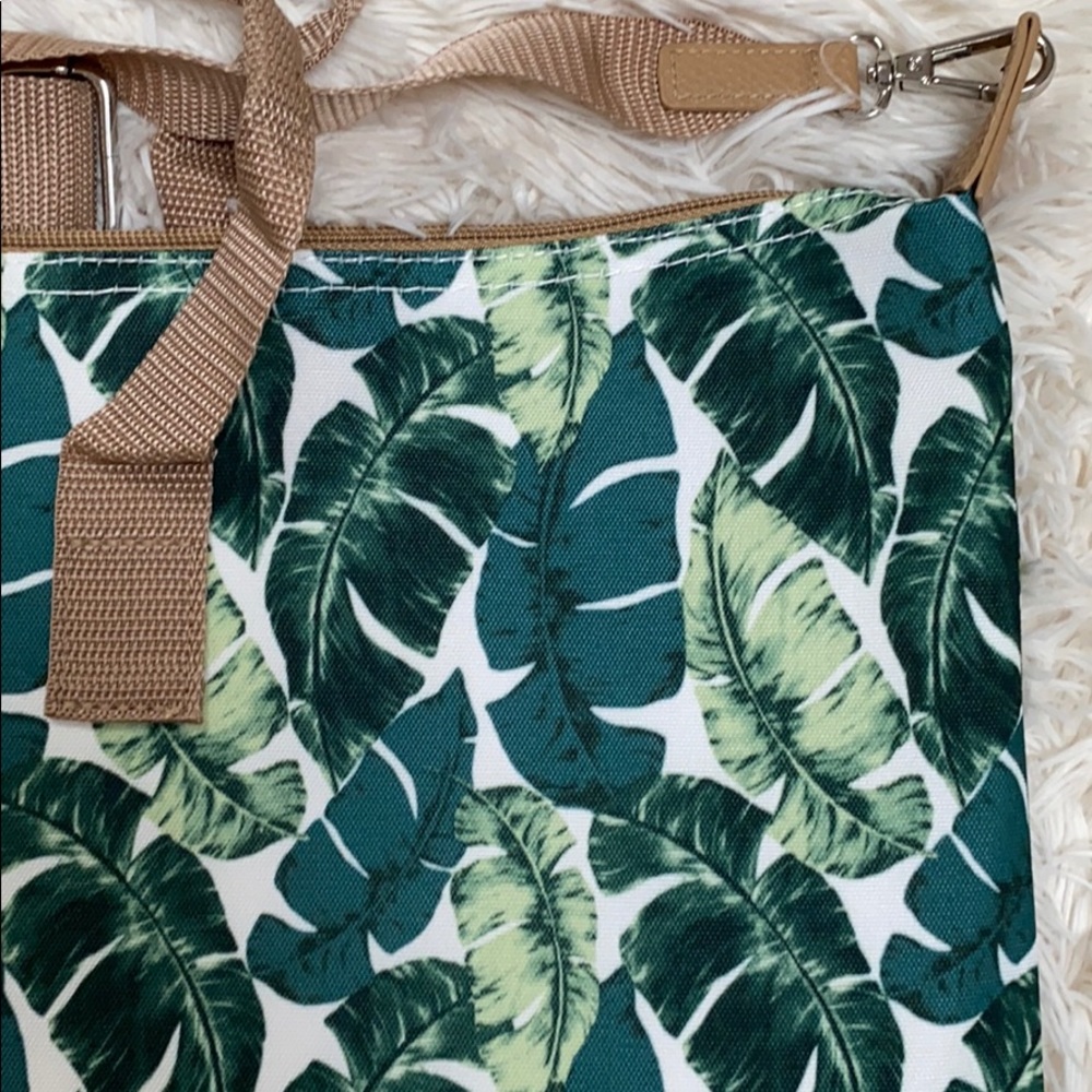 DSW Kellie & Katie Weekender Bag 🌴 Green & Tan - Picture 3 of 10